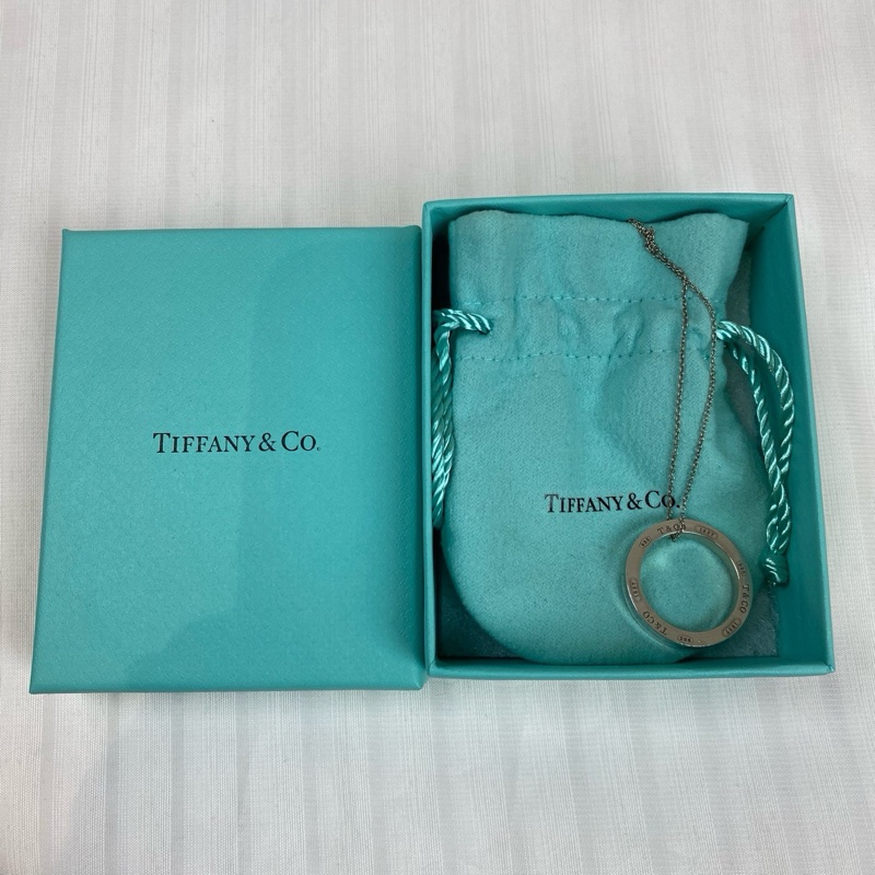 蒂芙尼/Tiffany   大環銀頸鏈 頸鏈上有刻字 輕鬆簡潔設計-0