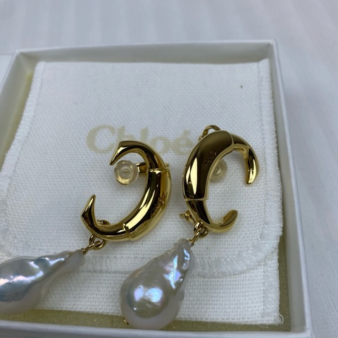 Celine 夾耳環 師字型金色設計配珍珠貝母 簡潔奢華 優雅美麗