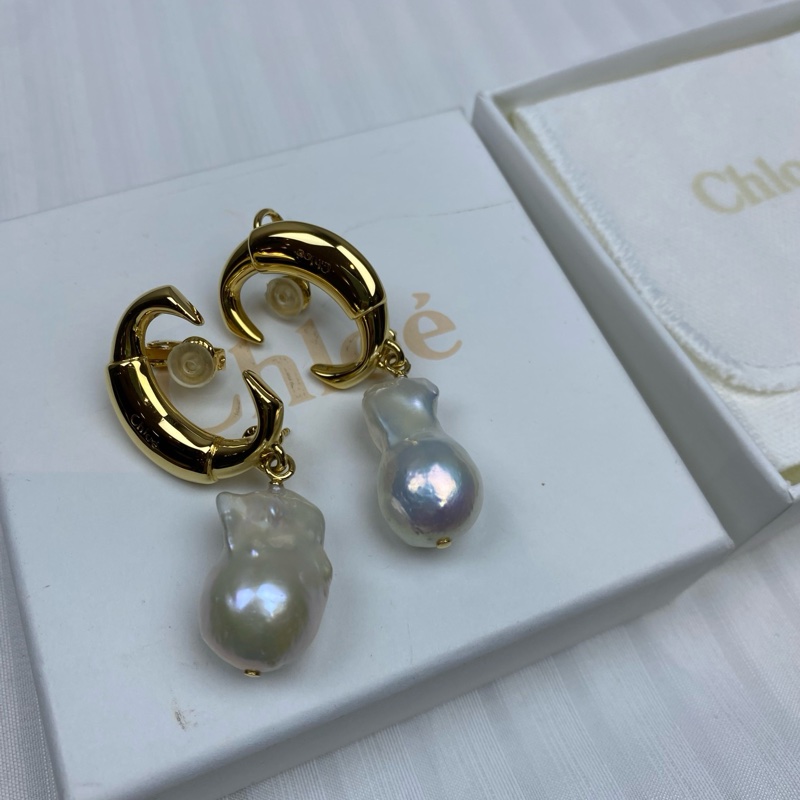 Celine 夾耳環 師字型金色設計配珍珠貝母 簡潔奢華 優雅美麗-4
