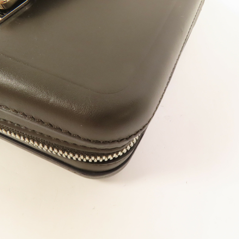 LOEWE 牛皮皮革Molded Sling肩背袋-11