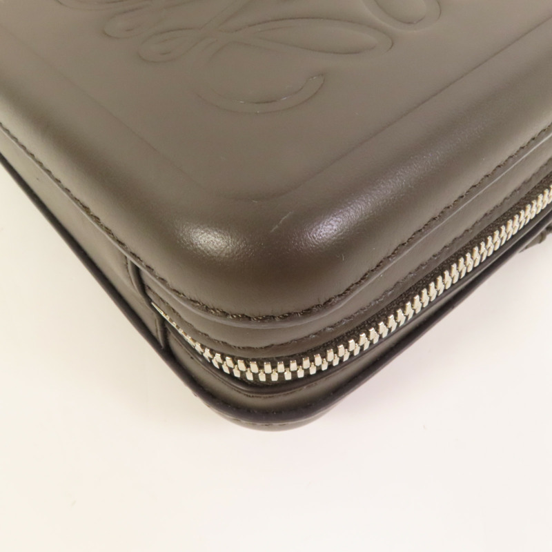 LOEWE 牛皮皮革Molded Sling肩背袋-12