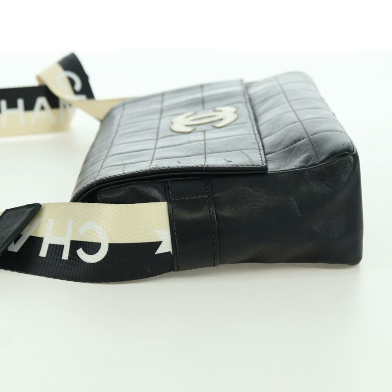 【日本直送】香奈兒 Choco Bar 單肩包，羊皮材質，黑色，金色雙C標誌，正品編號 yk20209SAV-2