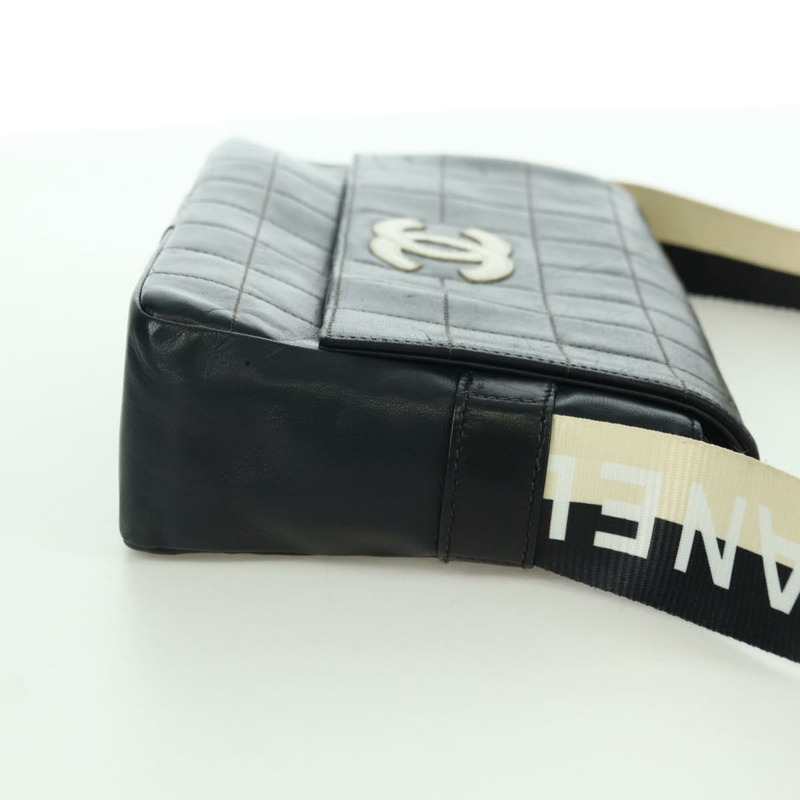 【日本直送】香奈兒 Choco Bar 單肩包，羊皮材質，黑色，金色雙C標誌，正品編號 yk20209SAV-3