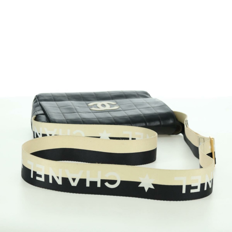 【日本直送】香奈兒 Choco Bar 單肩包，羊皮材質，黑色，金色雙C標誌，正品編號 yk20209SAV-5