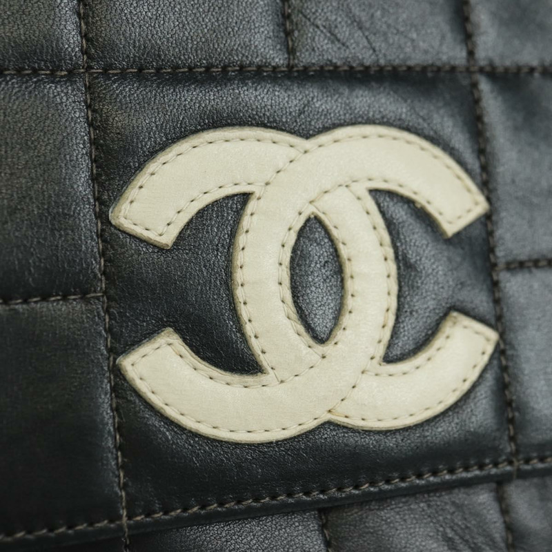 【日本直送】香奈兒 Choco Bar 單肩包，羊皮材質，黑色，金色雙C標誌，正品編號 yk20209SAV-16