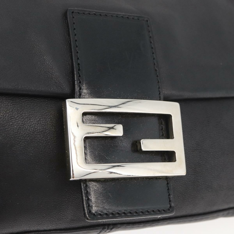 【日本直送】FENDI Mamma Baguette 肩背包 皮革 黑色 銀色 正品 am11278SAV-17