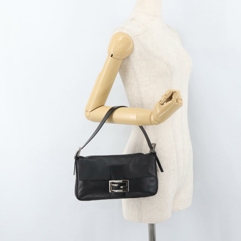 【日本直送】FENDI Mamma Baguette 肩背包 皮革 黑色 銀色 正品 am11278SAV-25