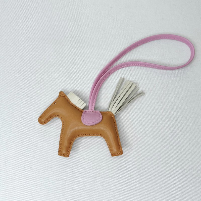 HERMES 全新Rodeo PM芝麻色小馬掛飾-5