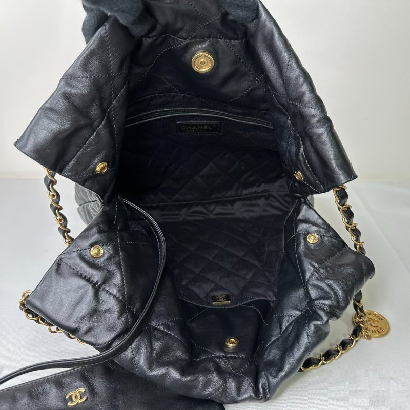 CHANEL 黑金小款22肩背包-7