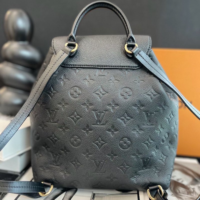 ️LV montsouris壓紋後背包 黑金 27.5×33×14 98新配件塵袋-6