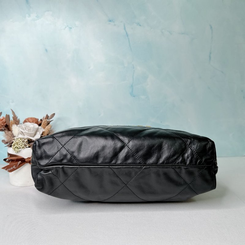 CHANEL  小款黑金22包-7