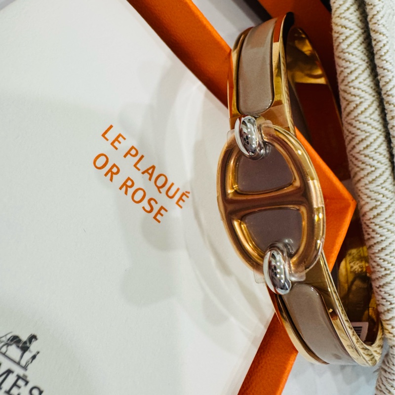 全新Hermes 豬鼻手鐲 奶茶玫瑰金琺瑯細版手環 未拆膜-2