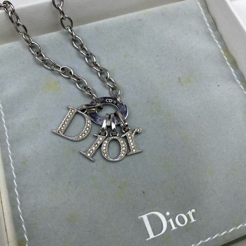 Dior 英文字母鑽石頸鏈 低調奢華款式-2