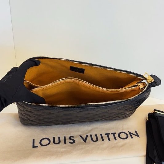 路易威登/Louis Vuitton 黑金全皮壓花枕頭包 泡芙包 雙肩帶 大號-9