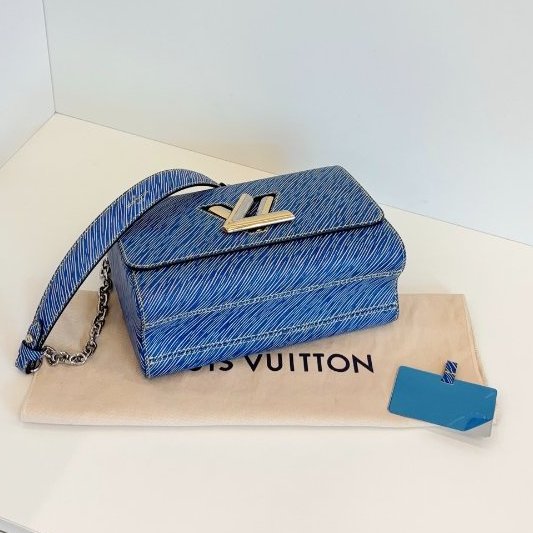 近新品 路易威登/Louis Vuitton Twist 中號牛仔藍水波紋 金銀鴛鴦雙色logo鏈條包 鏡子帶膜-7