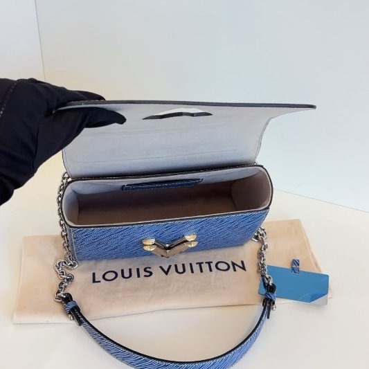 近新品 路易威登/Louis Vuitton Twist 中號牛仔藍水波紋 金銀鴛鴦雙色logo鏈條包 鏡子帶膜-8