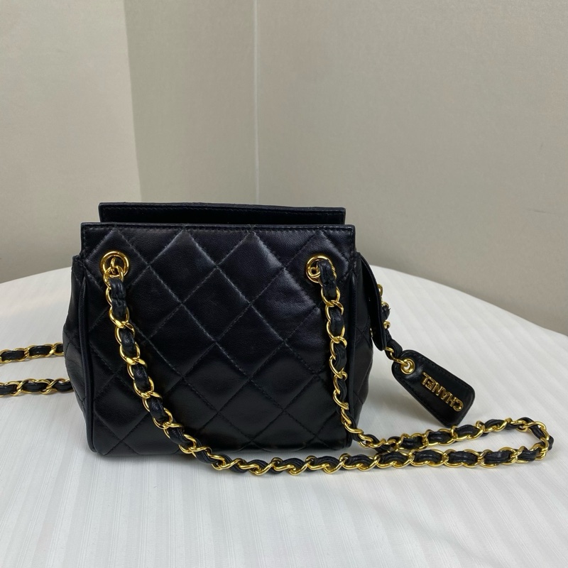 香奈儿/Chanel      黑色羊皮配金色鏈條經典配搭小巧可愛 羊皮 15*8*14-0