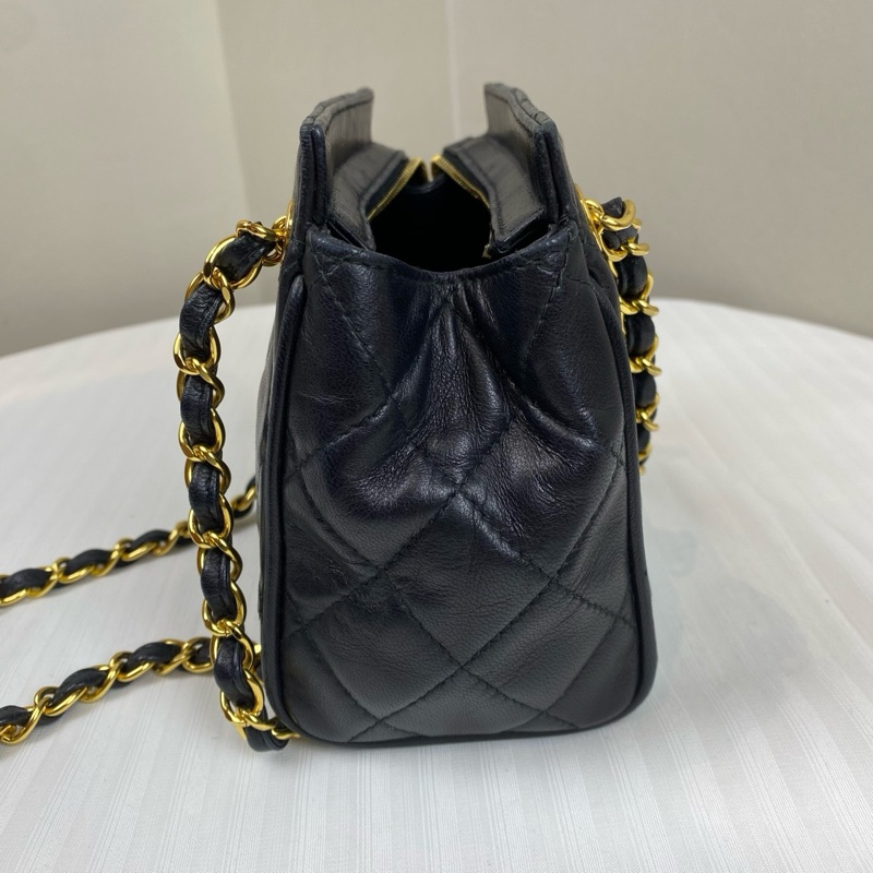 香奈儿/Chanel      黑色羊皮配金色鏈條經典配搭小巧可愛 羊皮 15*8*14-2
