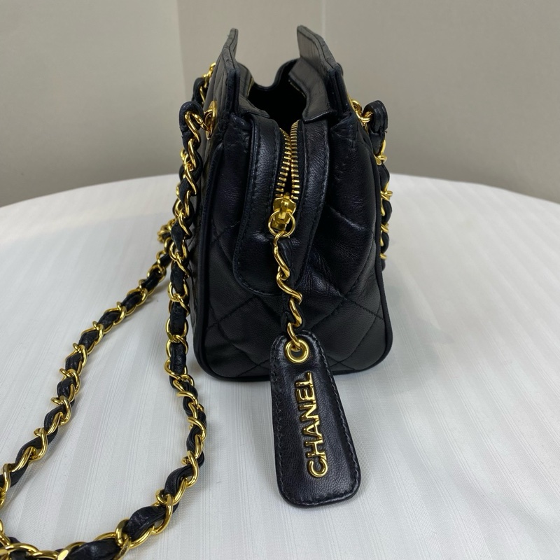 香奈儿/Chanel      黑色羊皮配金色鏈條經典配搭小巧可愛 羊皮 15*8*14-3