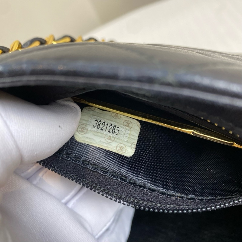 香奈儿/Chanel      黑色羊皮配金色鏈條經典配搭小巧可愛 羊皮 15*8*14-4