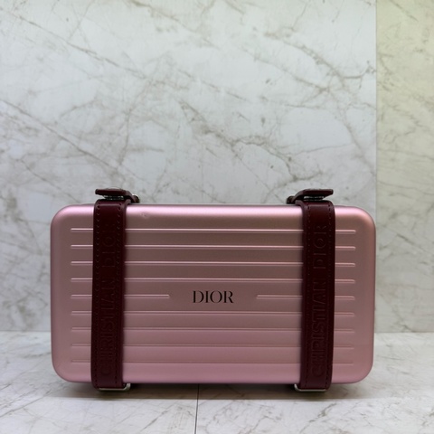 DIORxRIMOWA玫瑰金拚紅盒子包