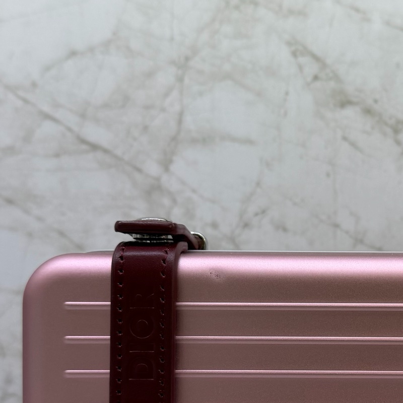 DIORxRIMOWA玫瑰金拚紅盒子包-5