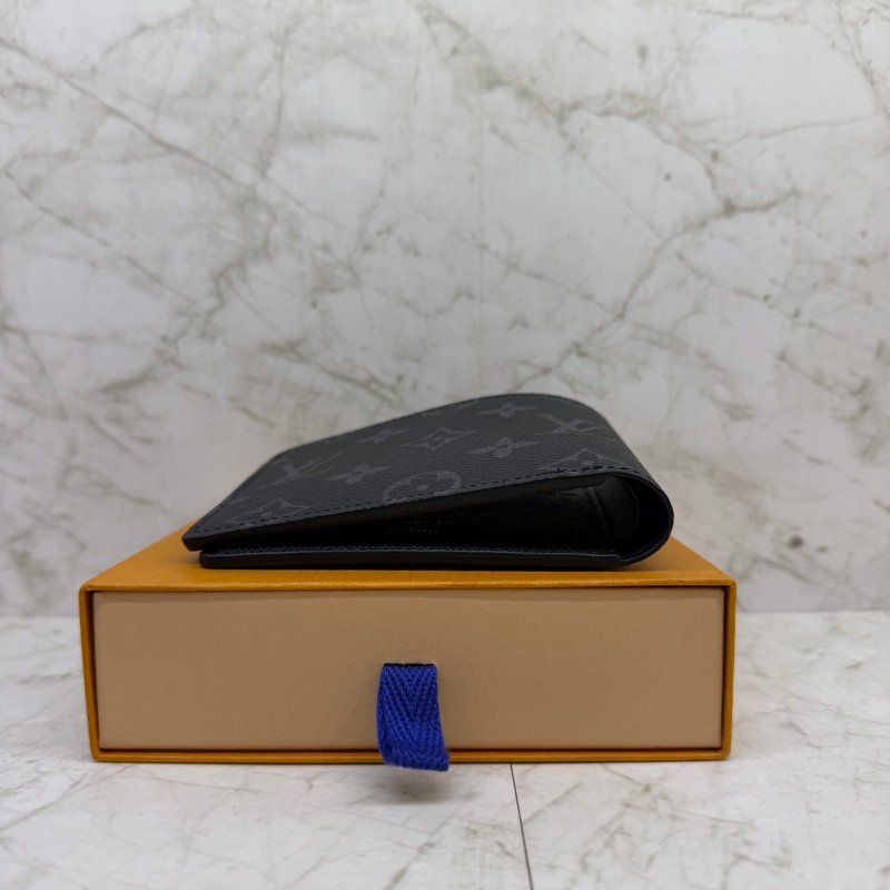 LV 黑色满版老花短夾M61695晶片-4