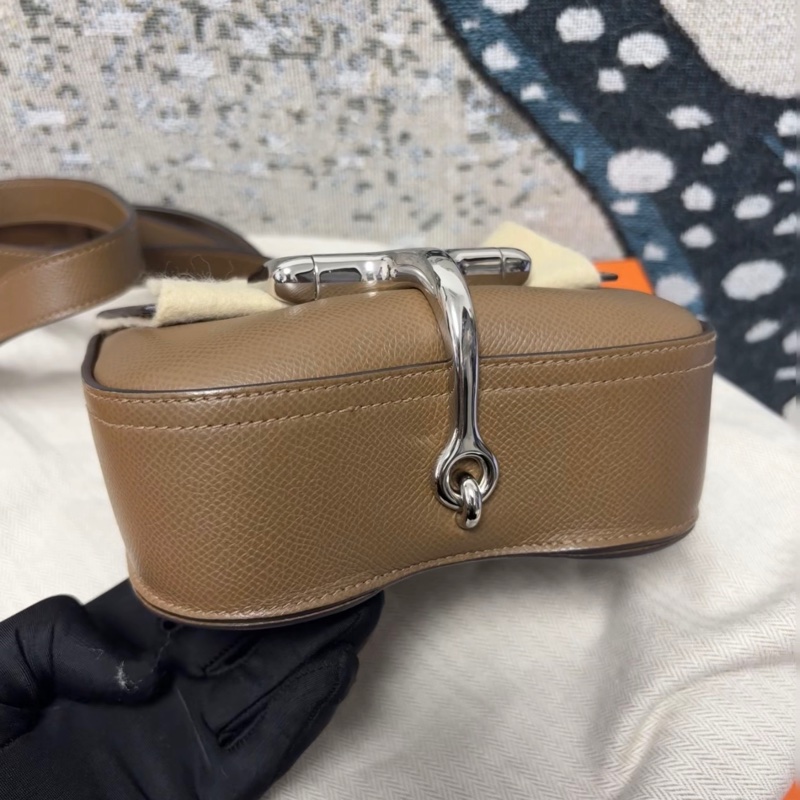 Hermes/愛馬仕 Mini Della 金棕色皮質細膩，五金光亮有輕微划痕，內里乾淨-7