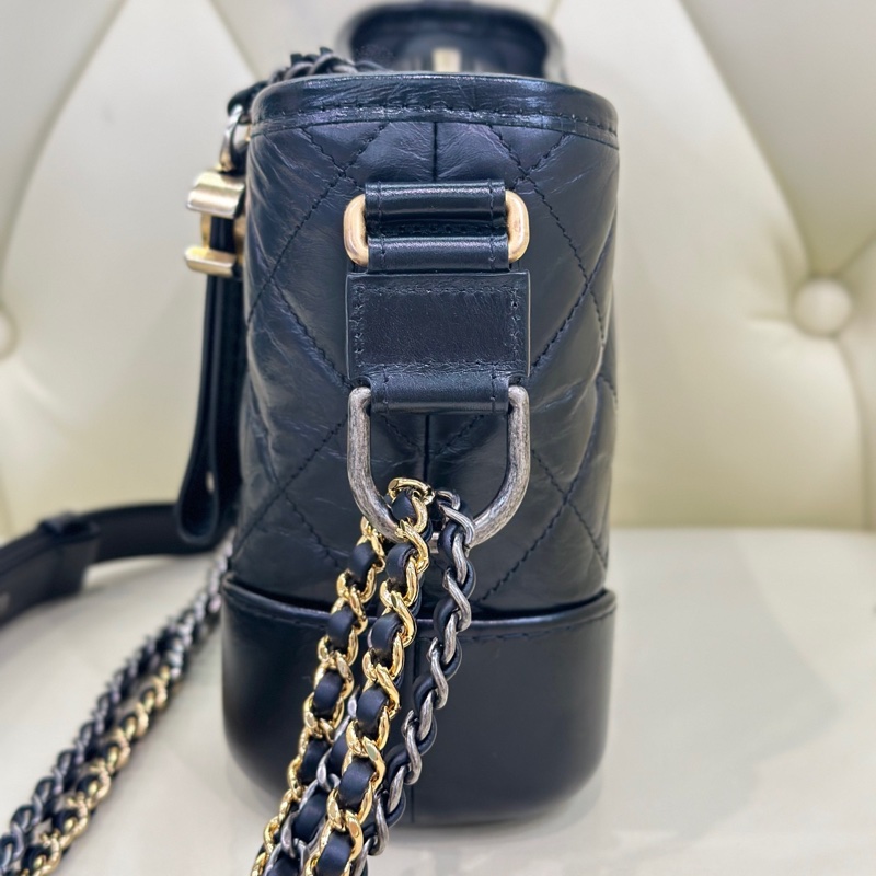 🌷保卡款！ Chanel 香奈兒 Gabrielle 流浪包 黑金牛皮 小號-9