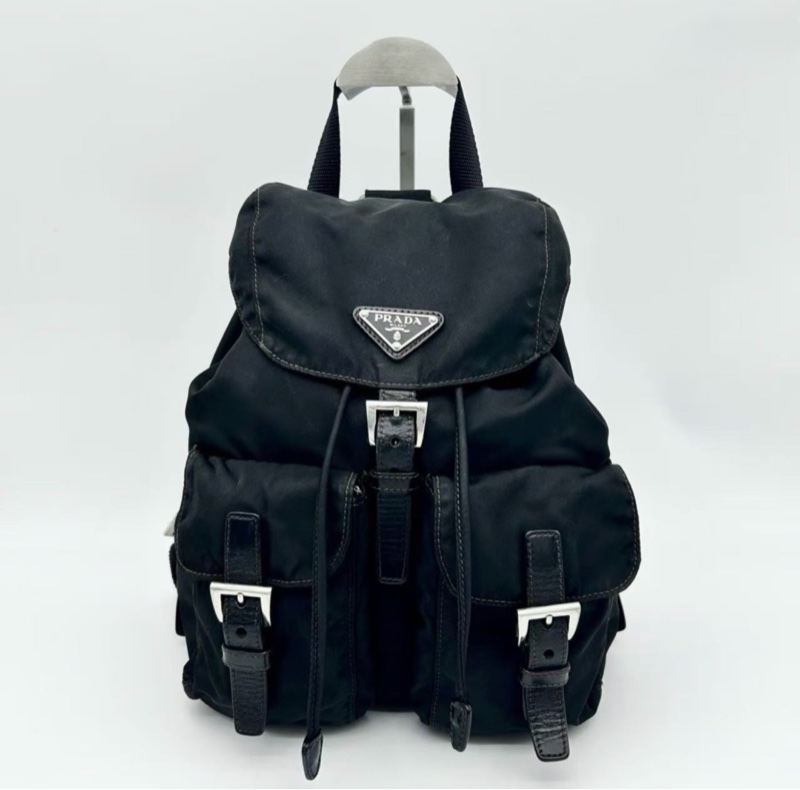 「JL精品代購」Prada黑銀小號降落傘尼龍雙肩包-0