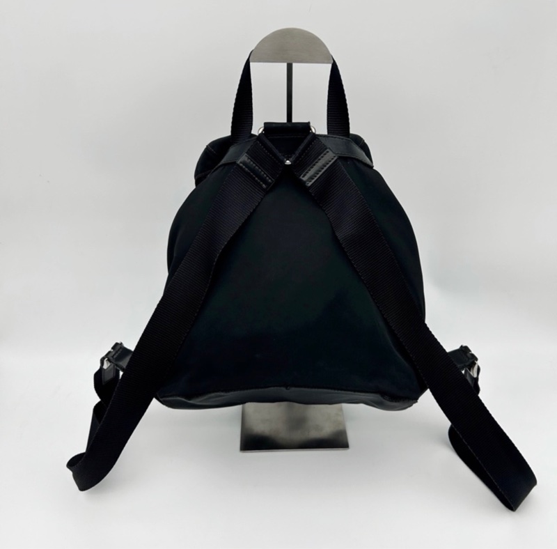 「JL精品代購」Prada黑銀小號降落傘尼龍雙肩包-3