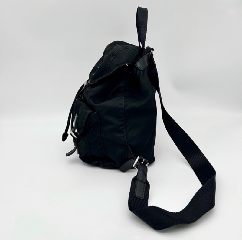 「JL精品代購」Prada黑銀小號降落傘尼龍雙肩包-4