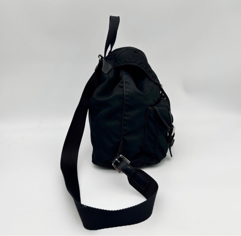 「JL精品代購」Prada黑銀小號降落傘尼龍雙肩包-5