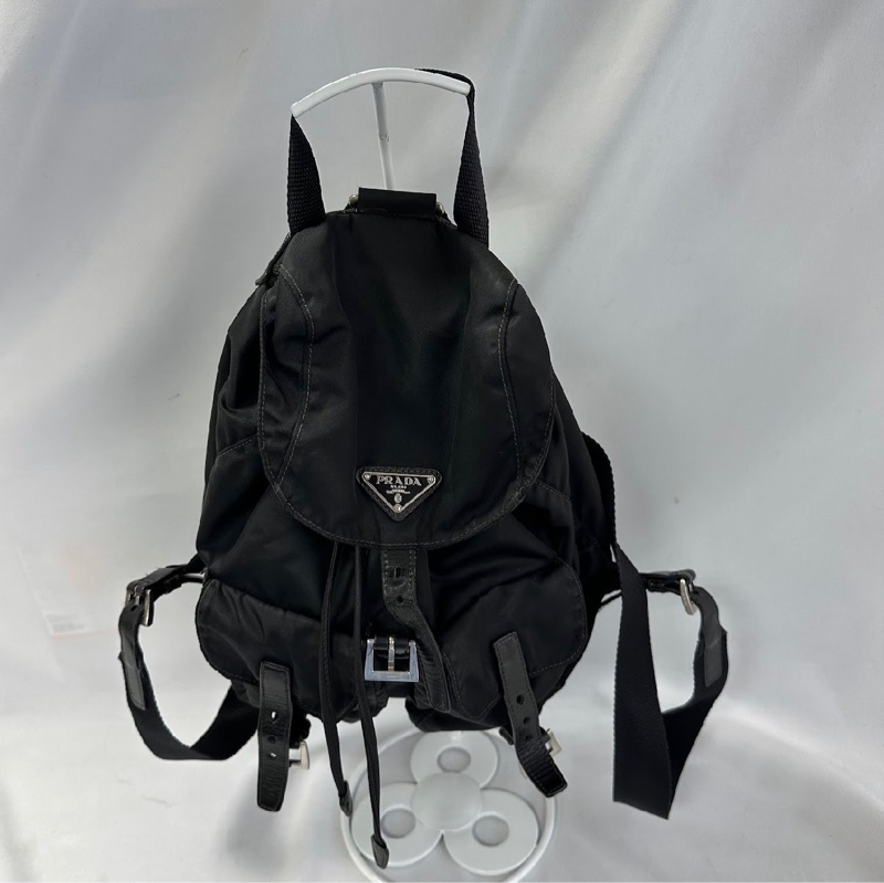 「JL精品代購」Prada黑銀小號降落傘尼龍雙肩包-19