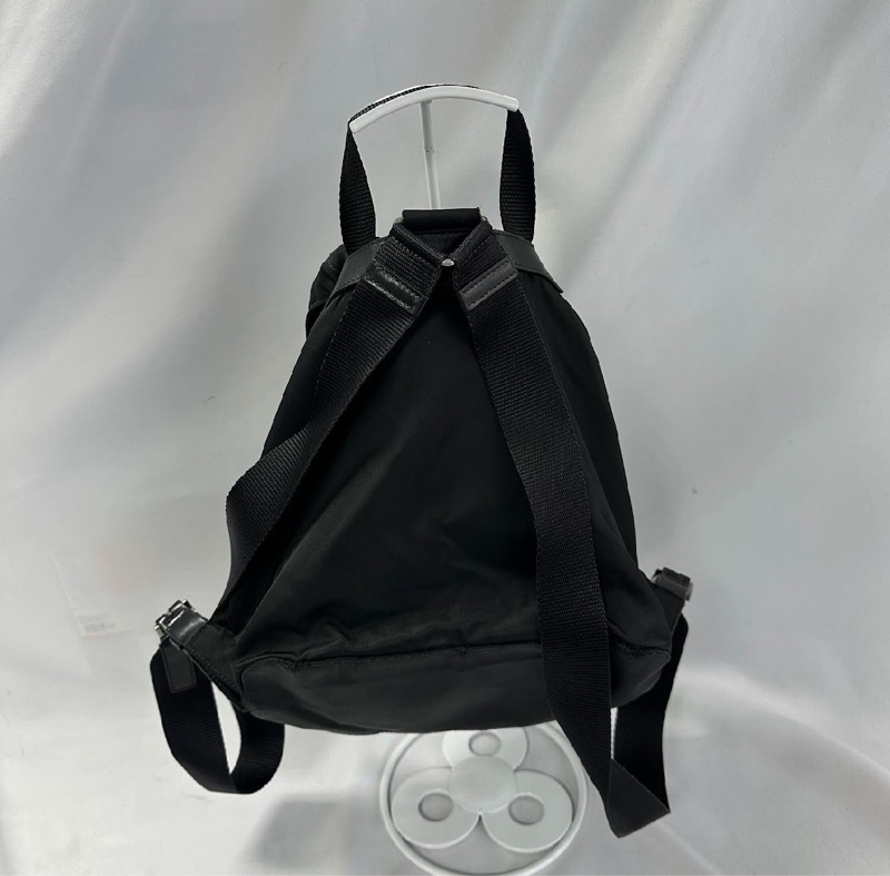 「JL精品代購」Prada黑銀小號降落傘尼龍雙肩包-20