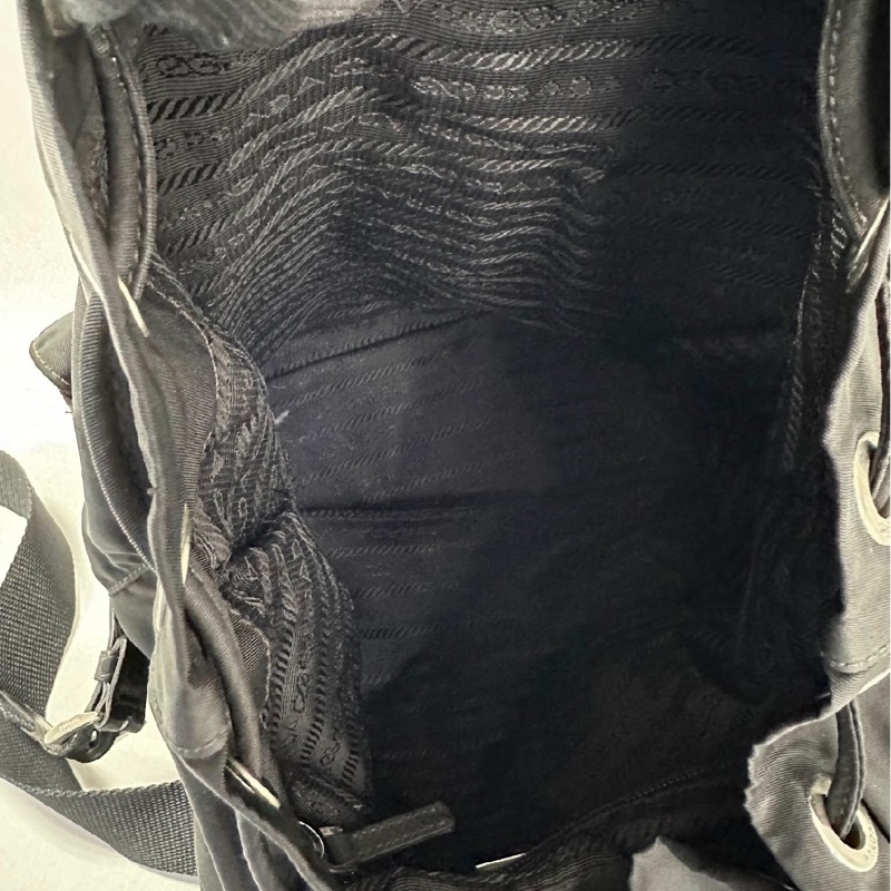 「JL精品代購」Prada黑銀小號降落傘尼龍雙肩包-21