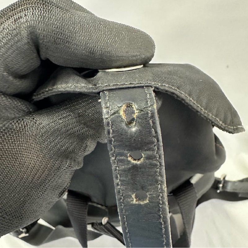 「JL精品代購」Prada黑銀小號降落傘尼龍雙肩包-22