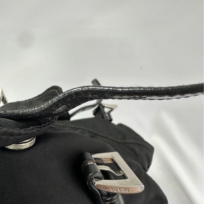 「JL精品代購」Prada黑銀小號降落傘尼龍雙肩包-25