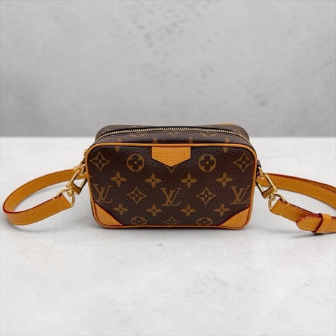 莉亞精品♡ LV老花相機包