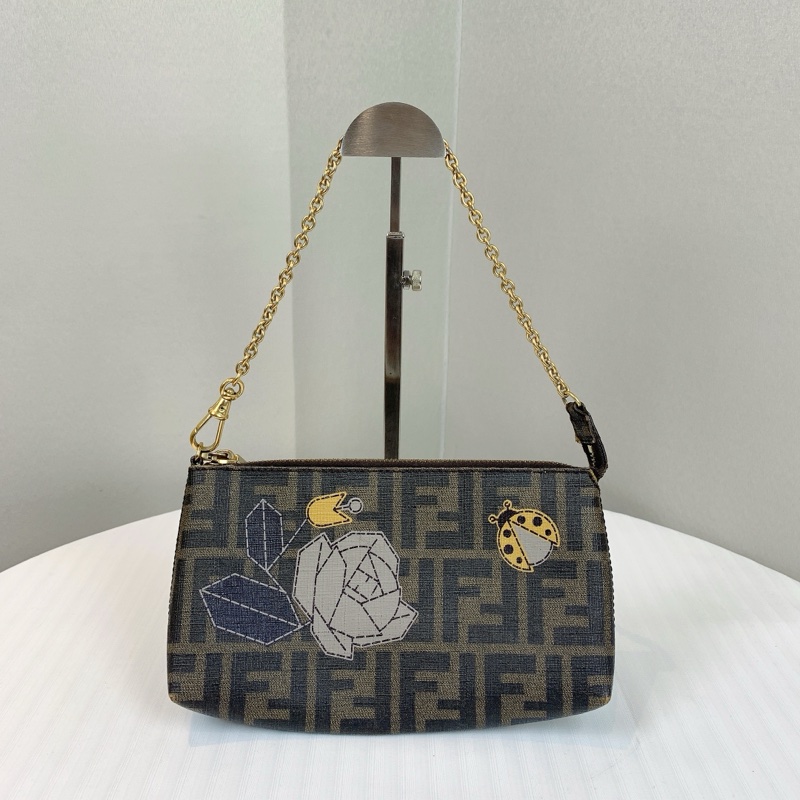 芬迪/Fendi Zucca 棕色金扣老花塗鴉腋下麻將包 獨特的玫瑰花與瓢蟲圖案20x4x12cm-0