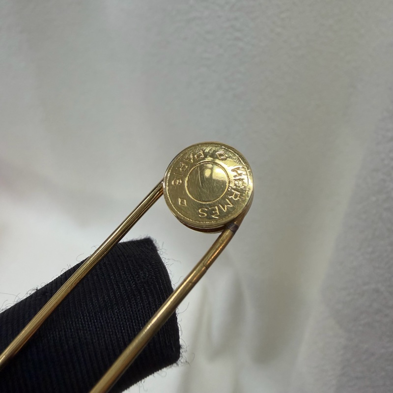 HERMES 金扣針 XC362-3