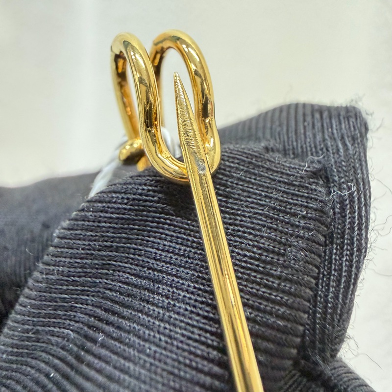 HERMES 金扣針 XC362-15