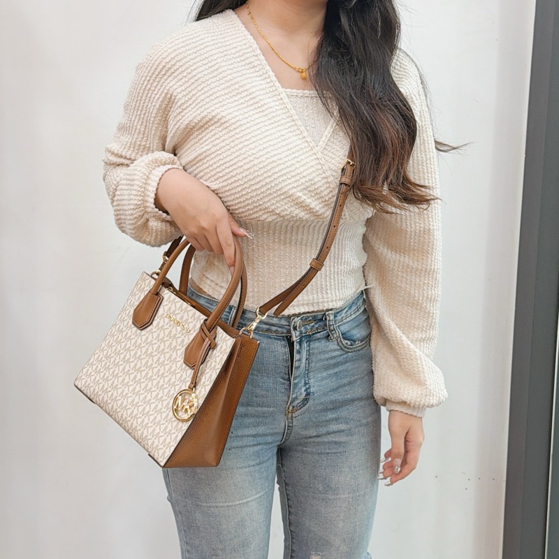 莉亞精品♡ MK老花琴譜包 咖色 二手美包-1