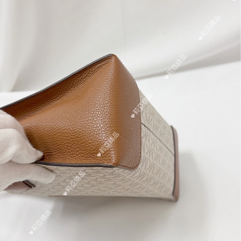 莉亞精品♡ MK老花琴譜包 咖色 二手美包-7