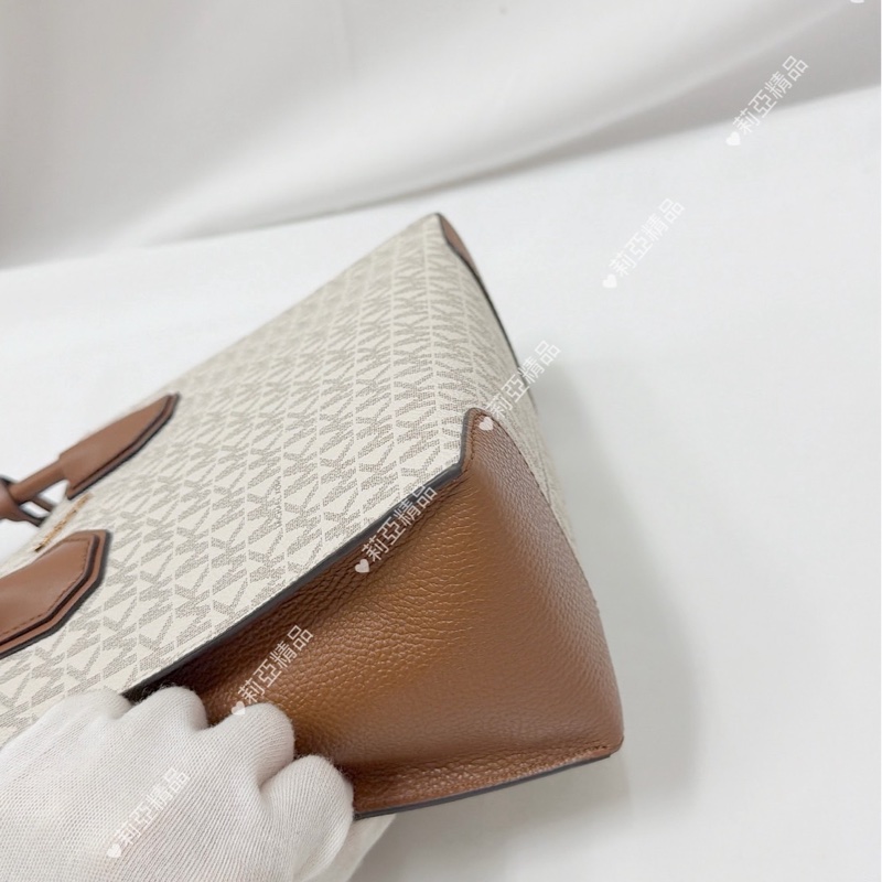 莉亞精品♡ MK老花琴譜包 咖色 二手美包-8