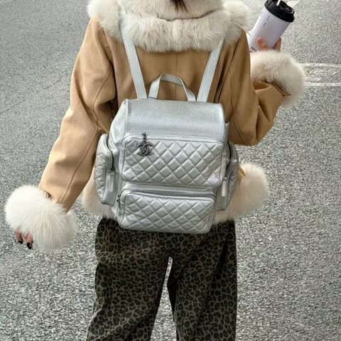 Chanel  Casual Rock Airlines 太空銀 菱格紋 牛皮 中號33*32*15cm 98新配件保卡 塵袋