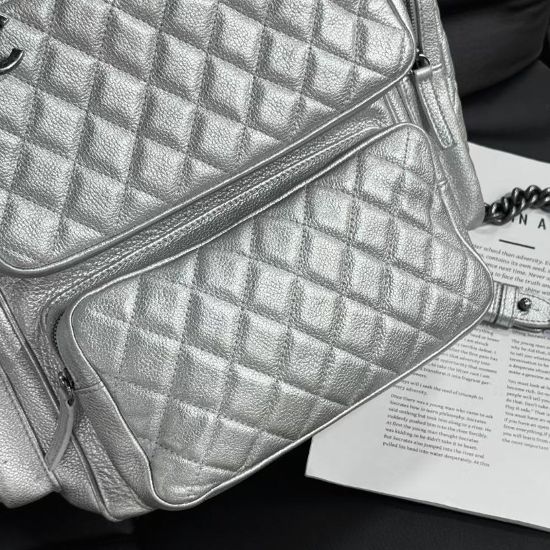 Chanel  Casual Rock Airlines 太空銀 菱格紋 牛皮 中號33*32*15cm 98新配件保卡 塵袋-4