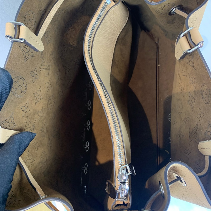 路易威登/Louis Vuitton Bella Tote 米色銀扣镂花穿孔牛皮月光女神手提包 配件：兩條肩帶 32x12x23cm-5