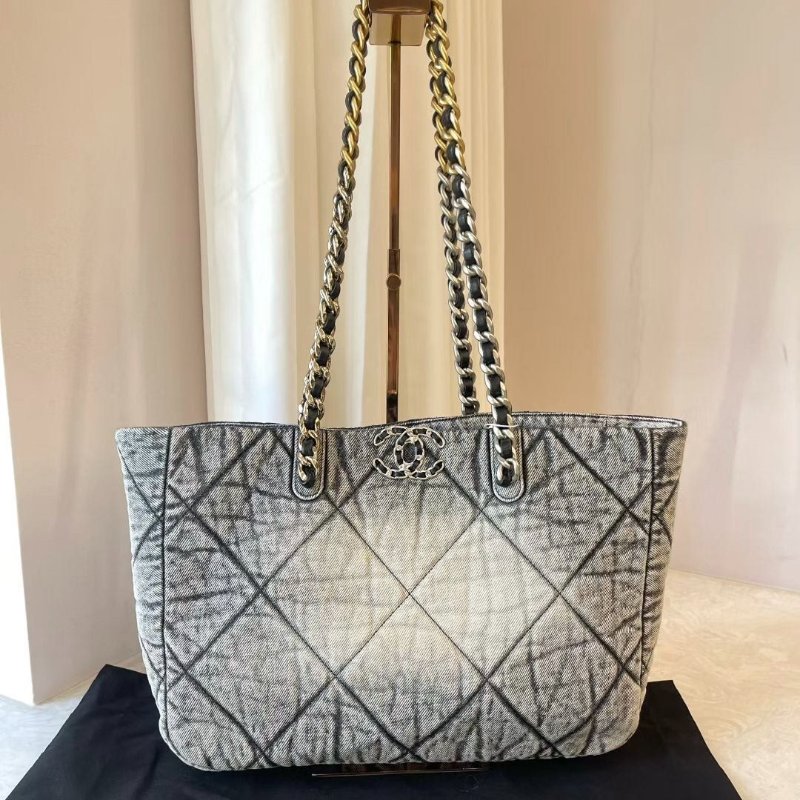 Chanel 牛仔漸變灰19bag tote 23*40*10 99新配件塵袋-1