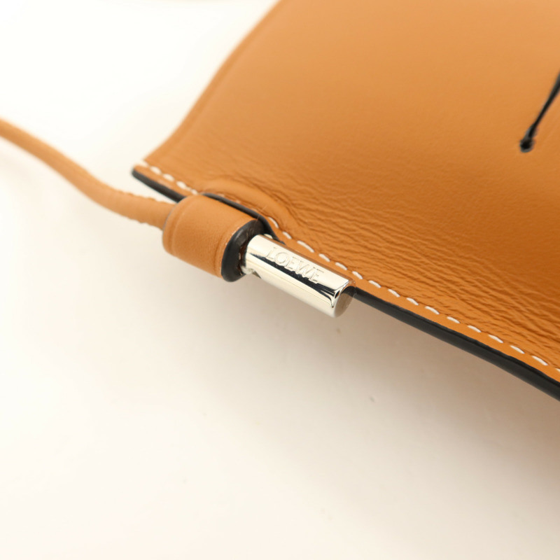 LOEWE 牛皮皮革Gate Pocket Phone Bag手機肩背袋-8